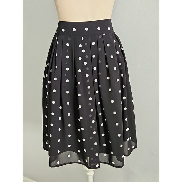 Dresses & Skirts - Worthington Women's Petite Size 6 Black Polka Dot pleated midi skirt,